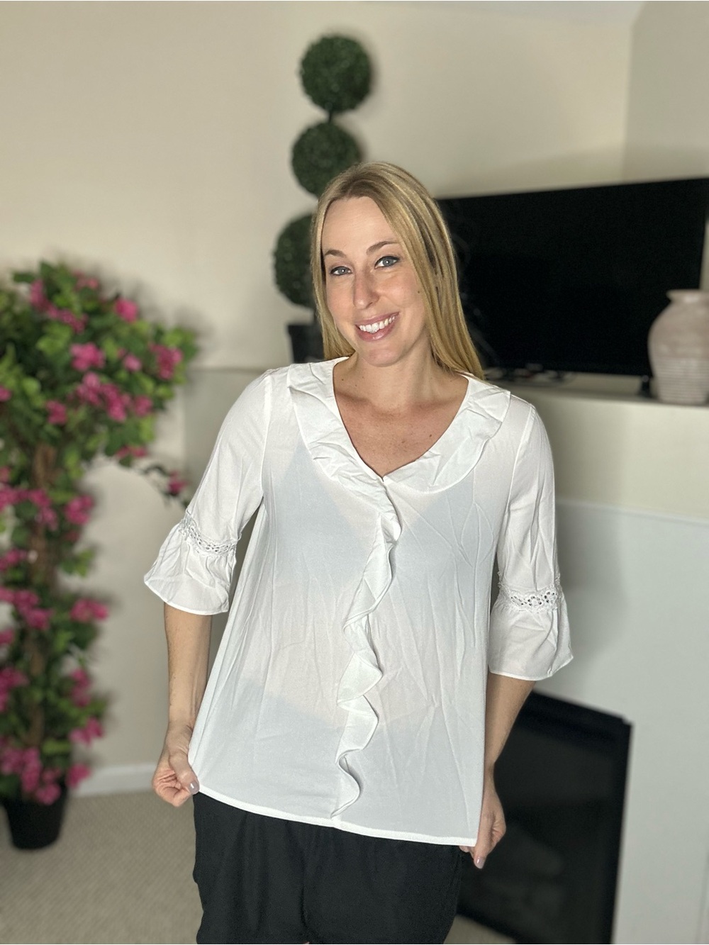 New Women’s White Ruffle Front Blouse